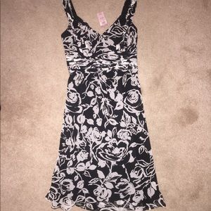 New Ann Taylor dress black and white floral 00p